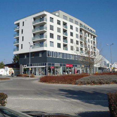 פישטני Apartman Centroom מראה חיצוני תמונה