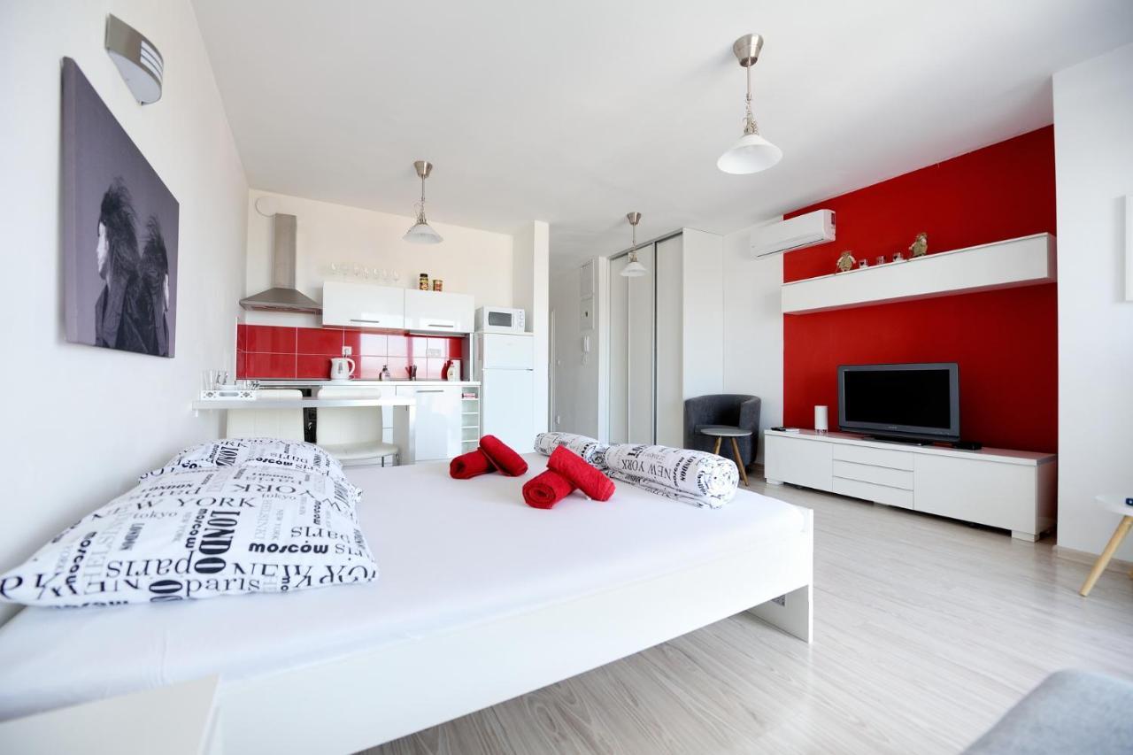 פישטני Apartman Centroom מראה חיצוני תמונה