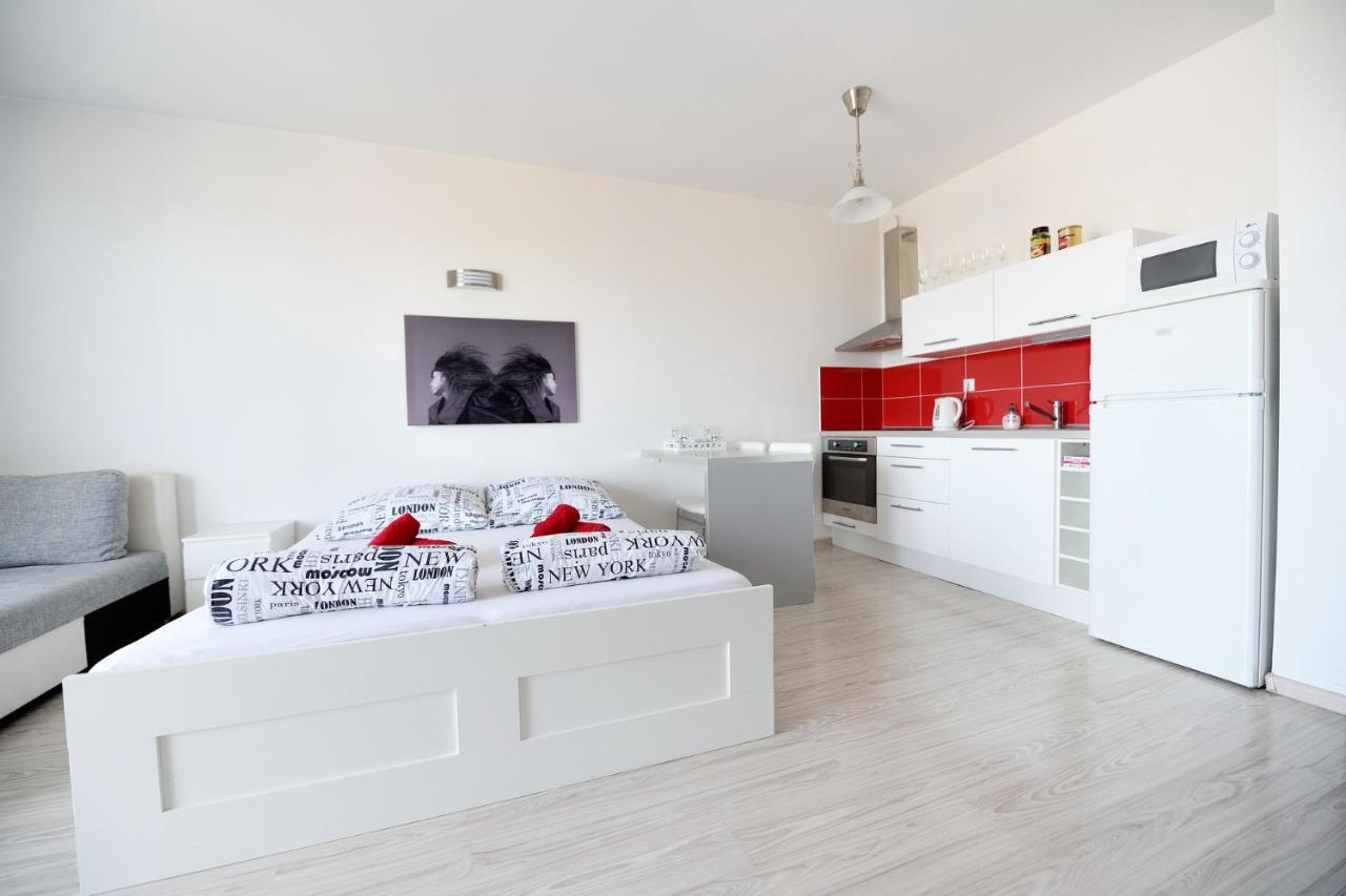 פישטני Apartman Centroom מראה חיצוני תמונה