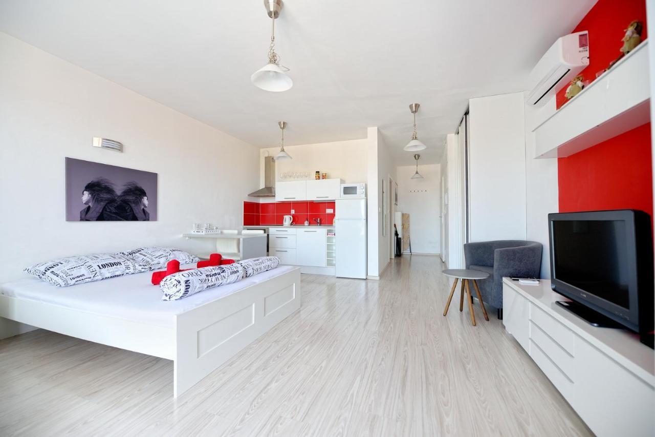 פישטני Apartman Centroom מראה חיצוני תמונה