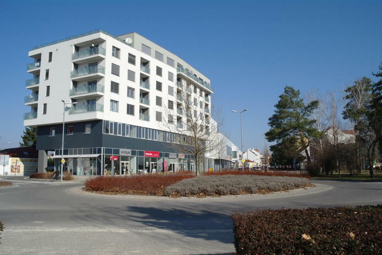 פישטני Apartman Centroom מראה חיצוני תמונה