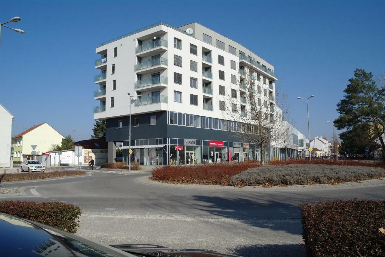 פישטני Apartman Centroom מראה חיצוני תמונה