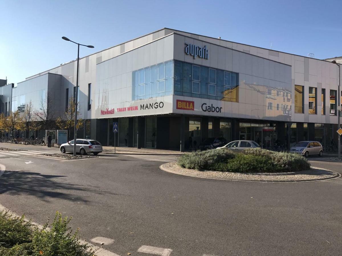 פישטני Apartman Centroom מראה חיצוני תמונה